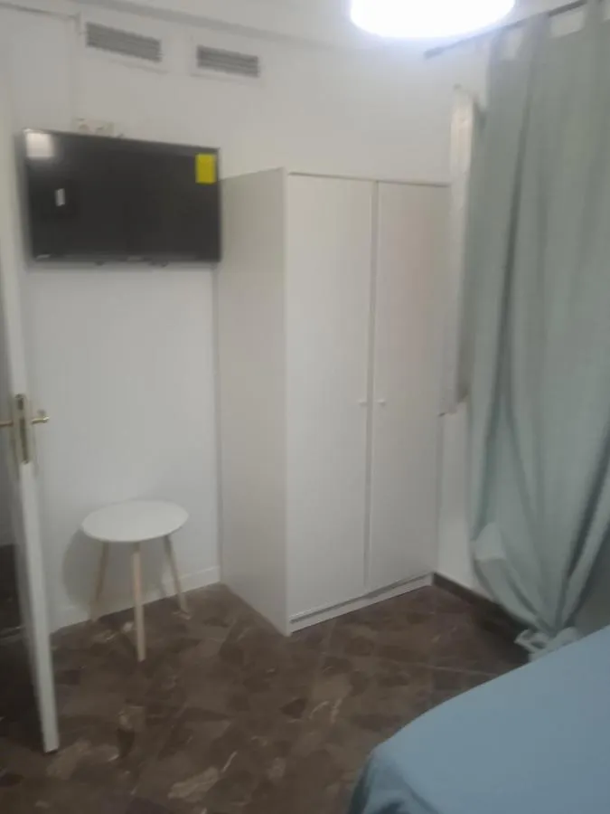 Fantastic Bedroom The Center City Pansiyon